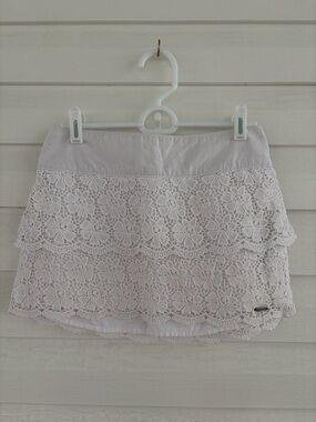 Hollister Cream Lace Mini Skirt Feminine Coquette Romantic